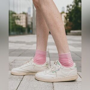 Brandy melville pink striped ankle socks